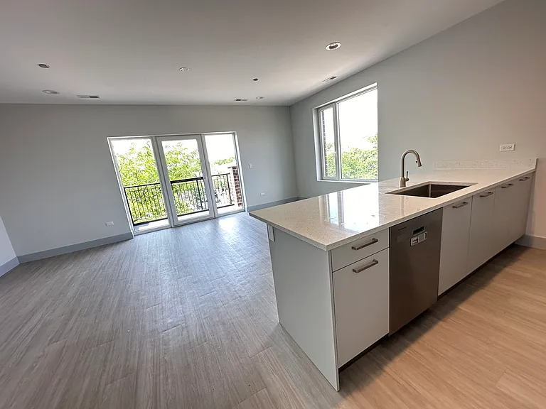 6354 N Glenwood Ave #2N — Photo 4