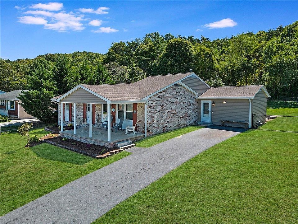 1030 S Winchester Ave, Waynesboro, VA 22980 | Zillow