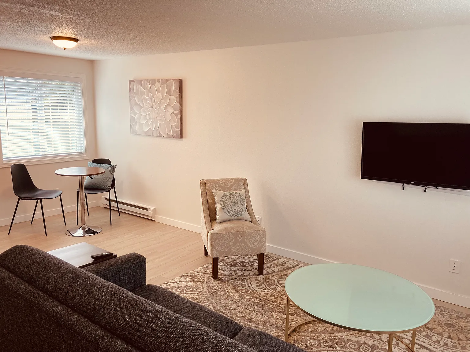 1 bed, $2,000 — Photo 2