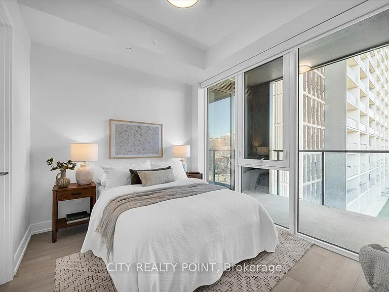 664 Spadina Ave #906 — Photo 2