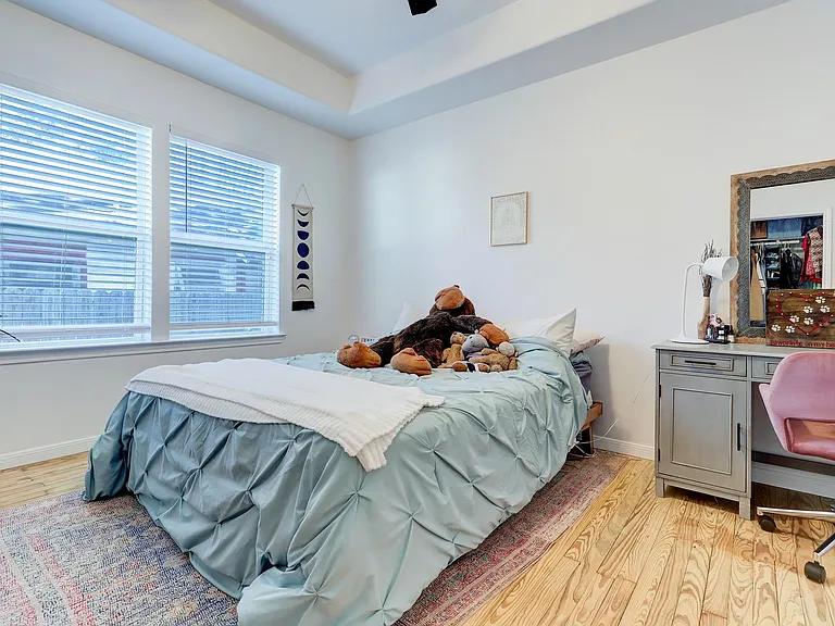 4801 Avenue H — Photo 14