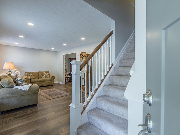 3rd image of 8803 Greenburg Dr
