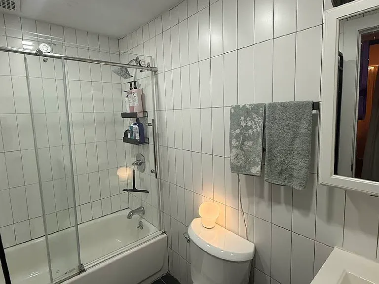 324 E 8th St #2C — Photo 9