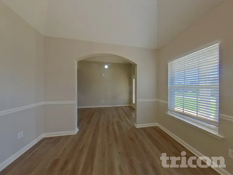 496 Birchwood Dr — Photo 4
