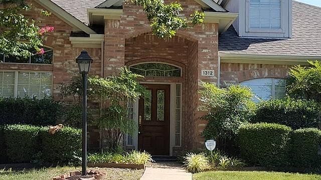 1st image of 1312 Newbury Ln