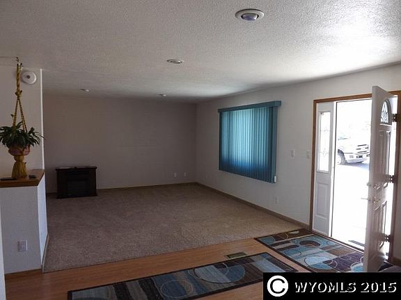 4th image of 240 Aspen St