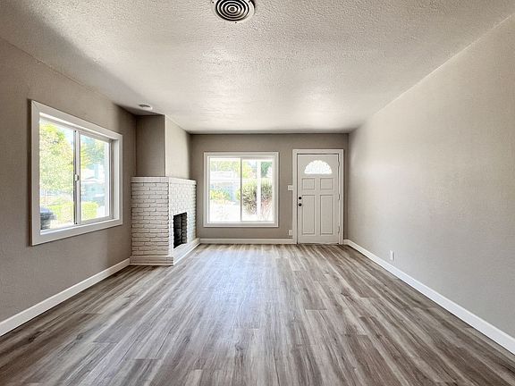5th image of 46 Glenwood Dr