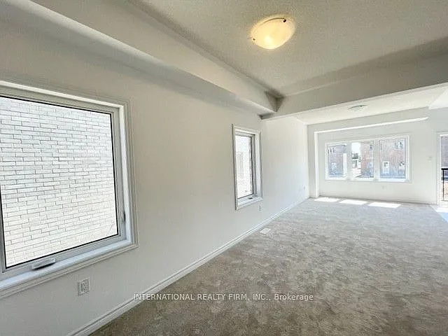 240 Ridley Cres — Photo 6