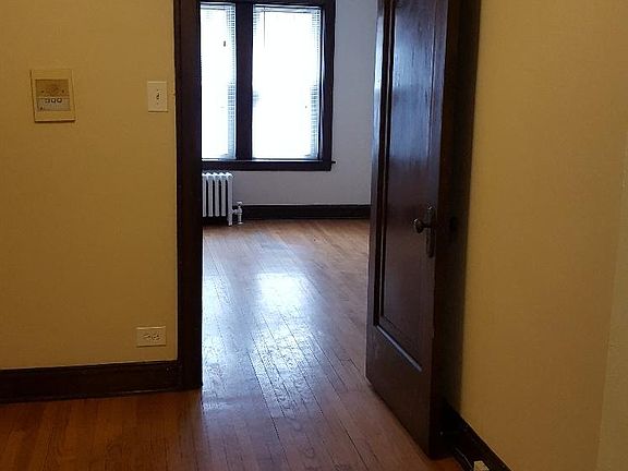5th image of 1126 S Austin Blvd APT 1E