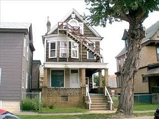454 N Wabash St photo 1