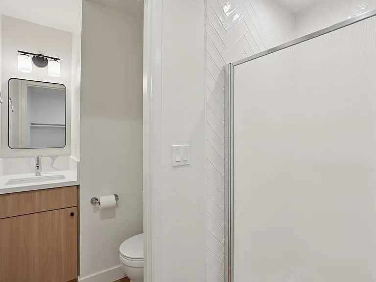 Olympic West Apartments — Photo 22