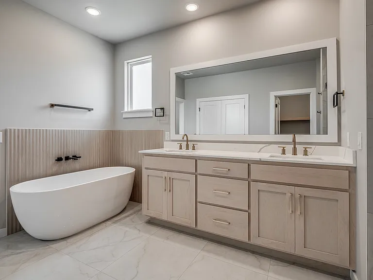 15 N Walnut St — Photo 6