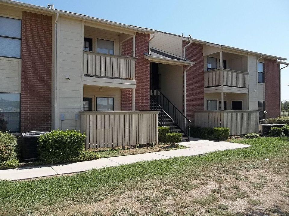 1st image of 322 Bluffview Dr
