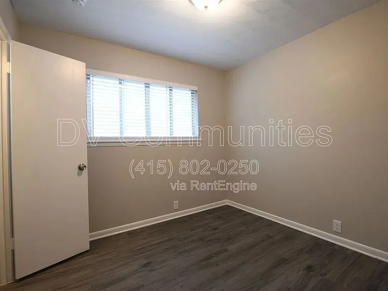1607 Anthony St — Photo 11