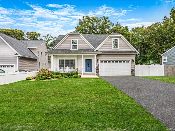 205 Kohr Road, Kings Park, NY 11754