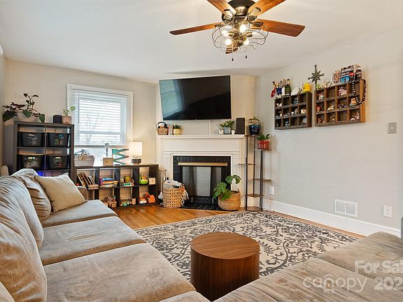 5th image of 514 3rd Avenue Dr SE
