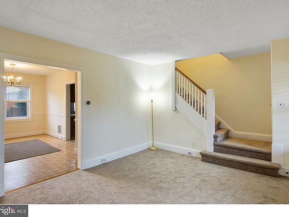5th image of 206 S Union St