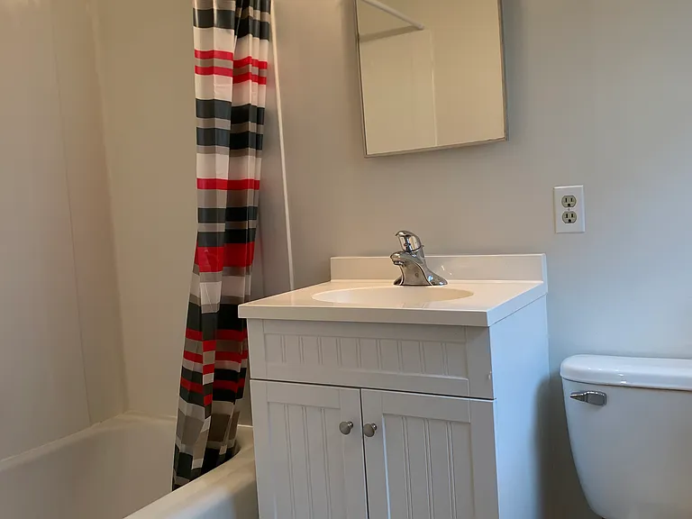 210 N Lancaster St — Photo 14