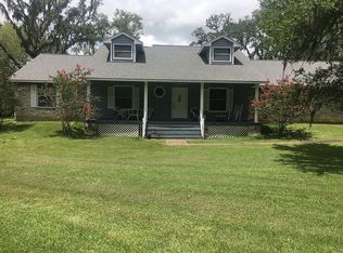 2314 Oakwood Dr, Lake Jackson, TX 77566