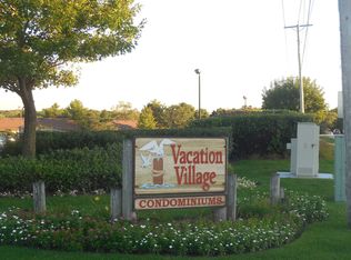 10 Saint Thomas Colony APT 7, Fox Lake, IL