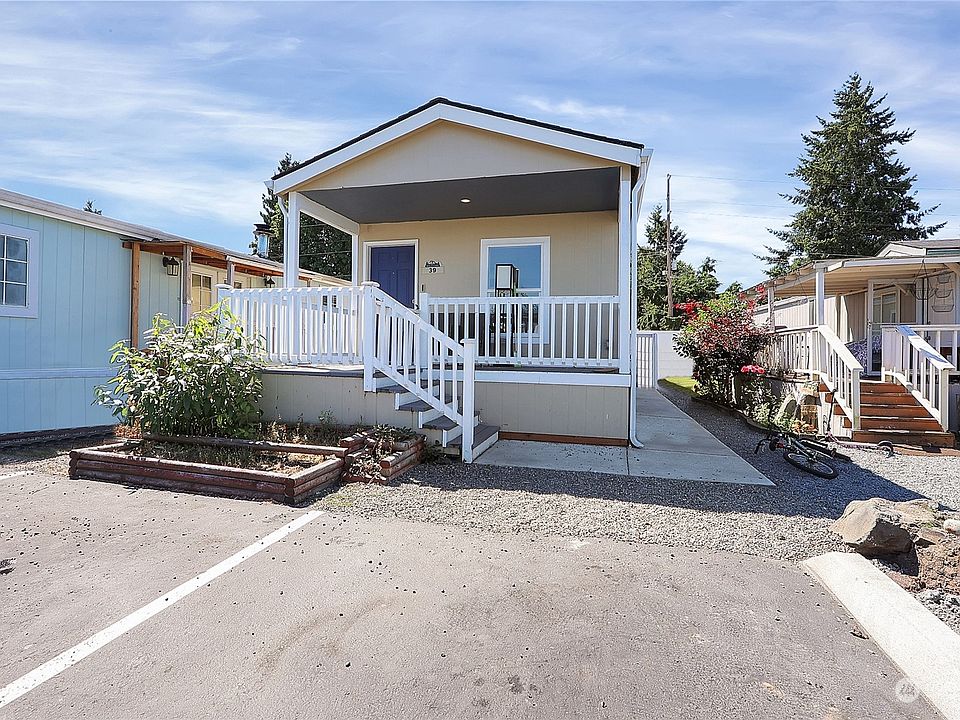 1st image of 210 37th SE #39