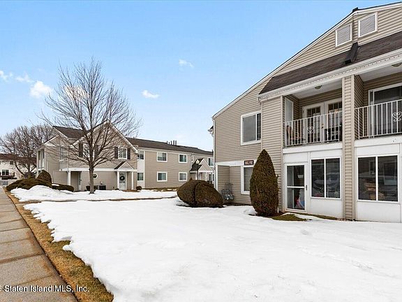 4th image of 593 Correll Ave