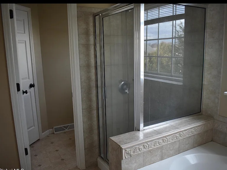 1 Annabel Pl — Photo 16