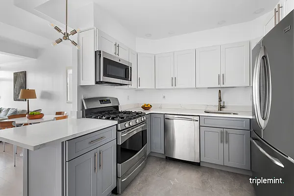 Sold by Triplemint | media 4