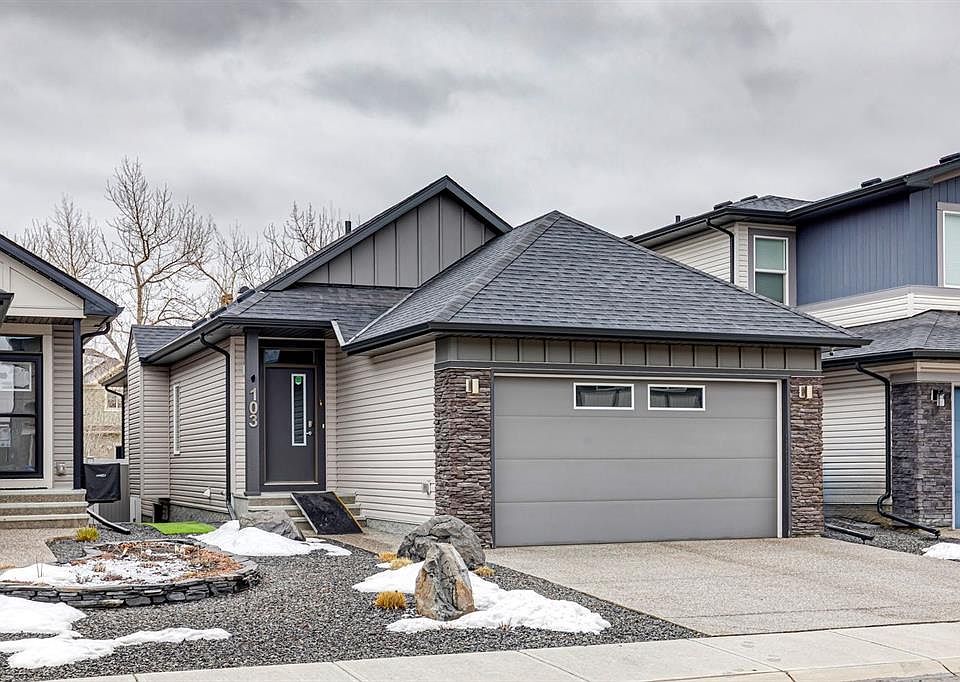 1st image of 103 W Walgrove Grn SE