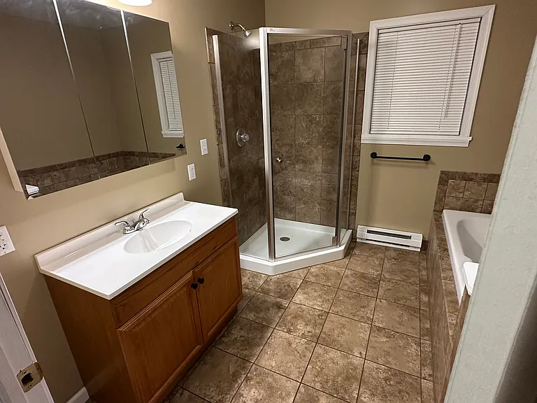 577 Pine St #102 — Photo 8