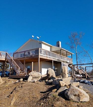 2nd image of 1366 Lake Front Dr
