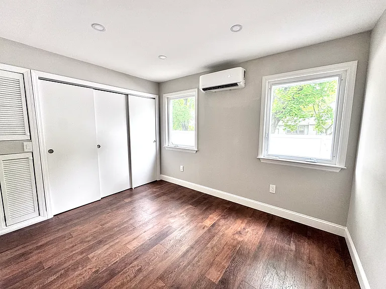 883 Park Ave — Photo 17
