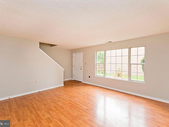 3rd image of 209 Buckingham Dr
