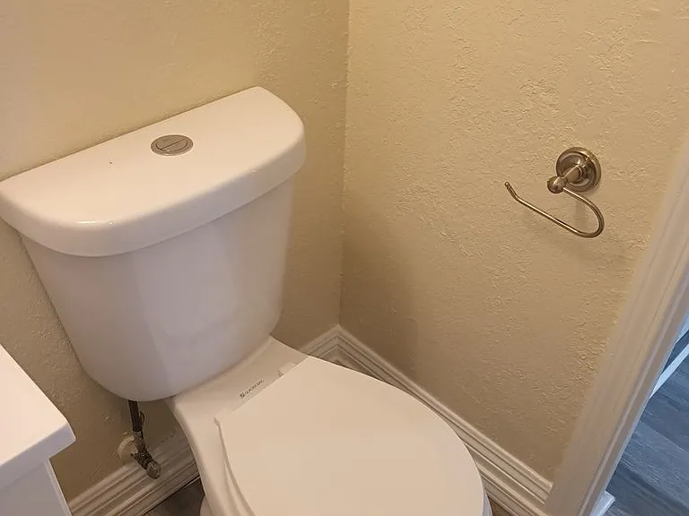 2501 Edison Ave #15 — Photo 19