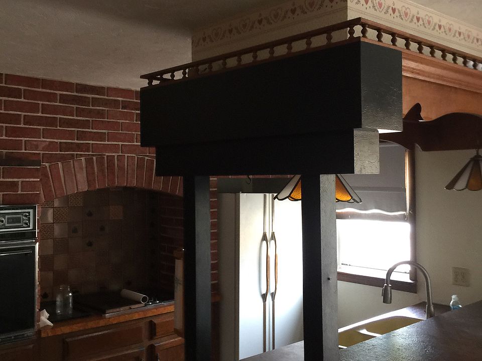2nd image of 415 Pleasant St #1