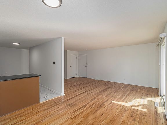 3rd image of 6610 W 93rd Ter