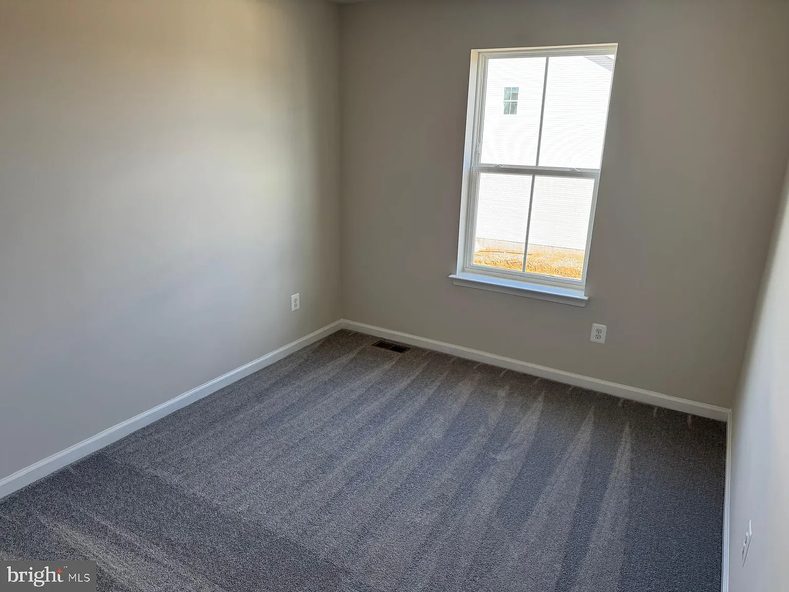 3 bed, 4.0 bath, 1790 sqft, $1,950 — Photo 3