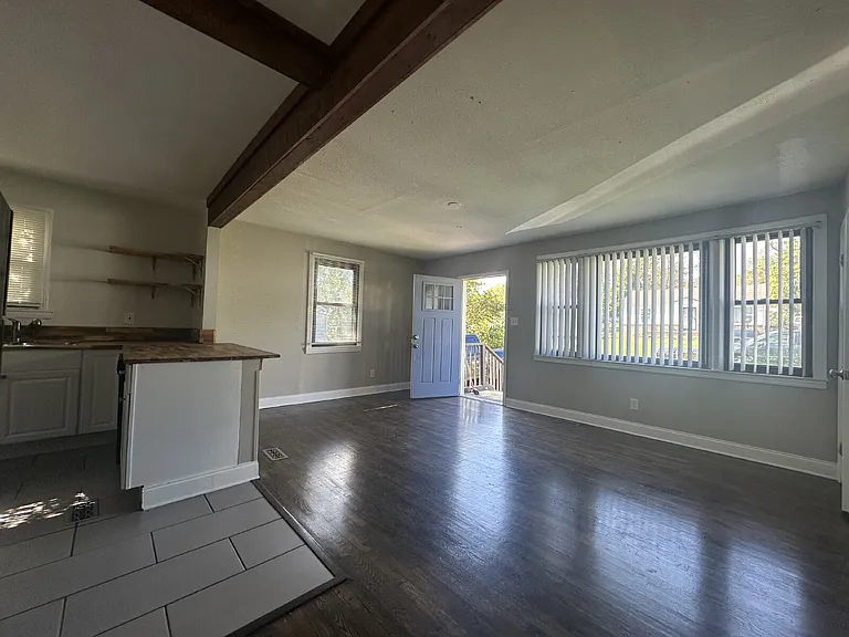 2730 Jefferson Ave — Photo 17