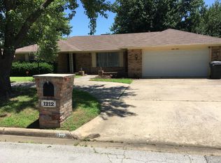 1212 Beaverly St, Ardmore, OK 73401