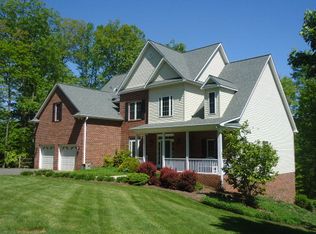 206 Hillside Ln, Jefferson, NC 28640