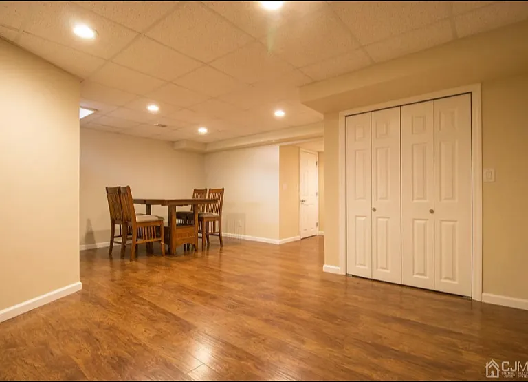 501 Sayre Dr — Photo 17
