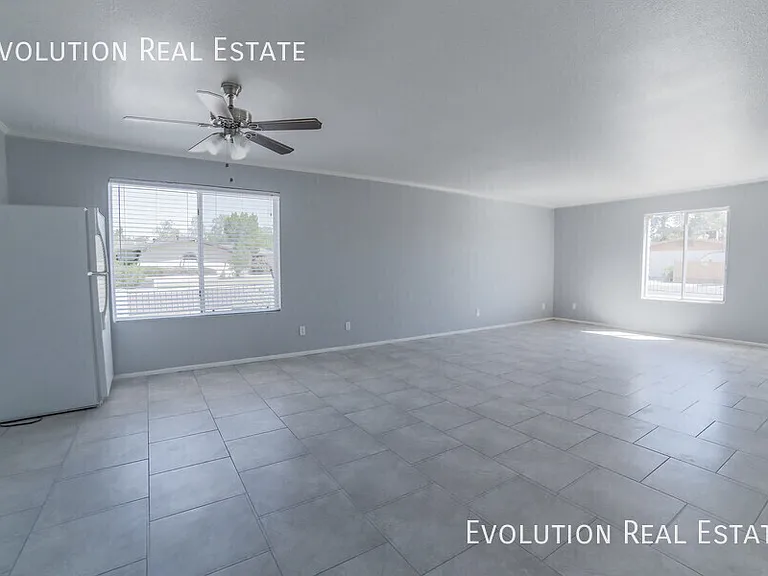 2110 S Shannon Dr — Photo 11