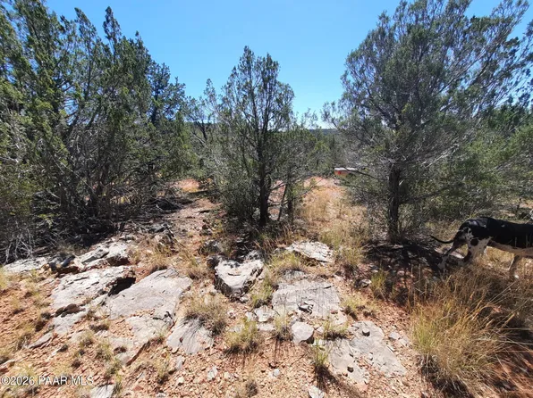 30260 W Circle Dr, Seligman, AZ 86337