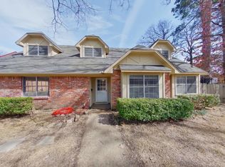 2 Woodcliff Dr, Texarkana, TX 75503