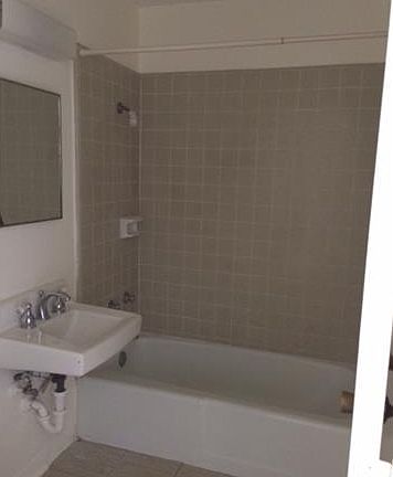 3rd image of 1878 Loke St APT 202
