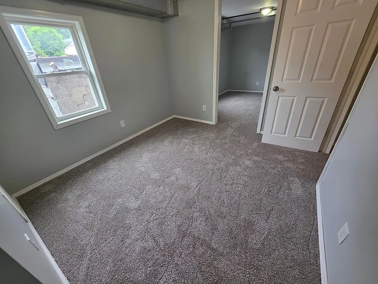 37 N Clinton St — Photo 11