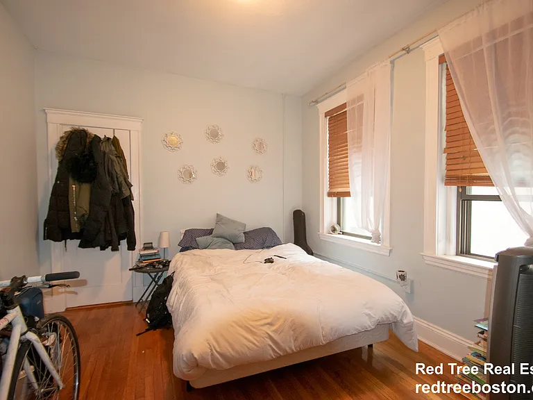 1564 Commonwealth Ave — Photo 6