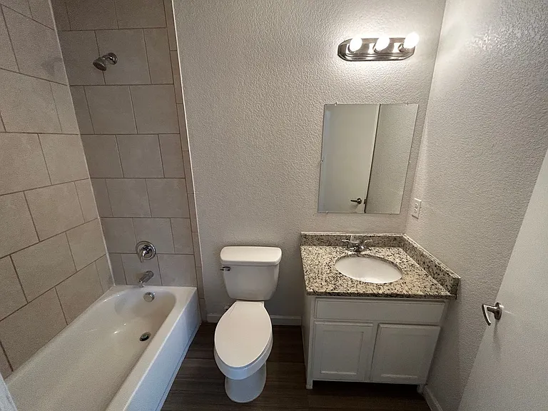 1615 N Navidad St — Photo 10