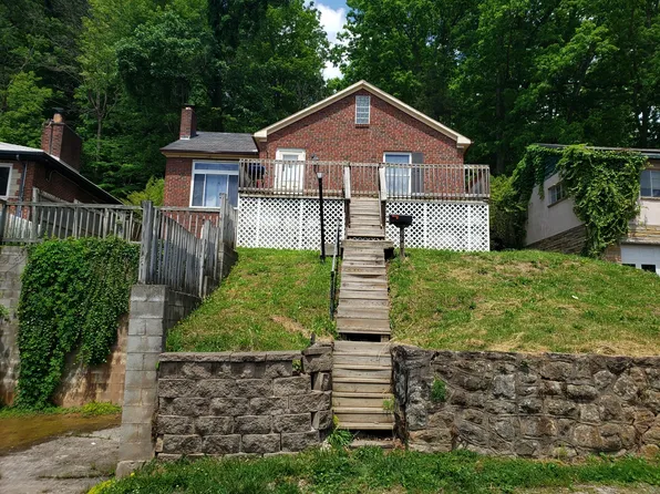 668 Forest Cir, South Charleston, WV 25303