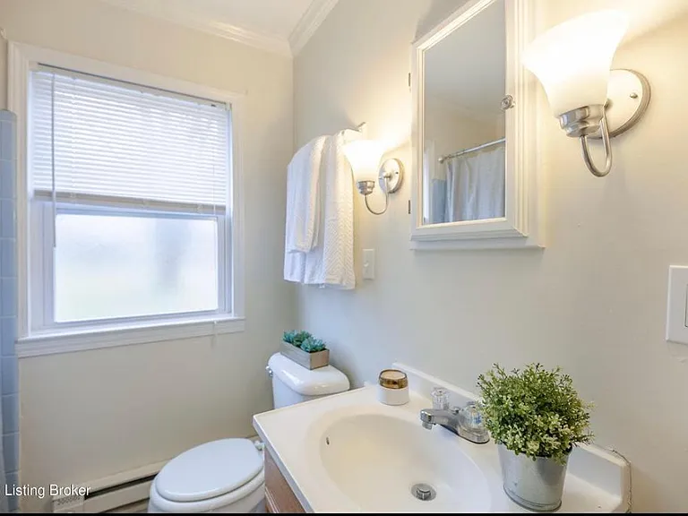 312 Primrose Dr — Photo 3